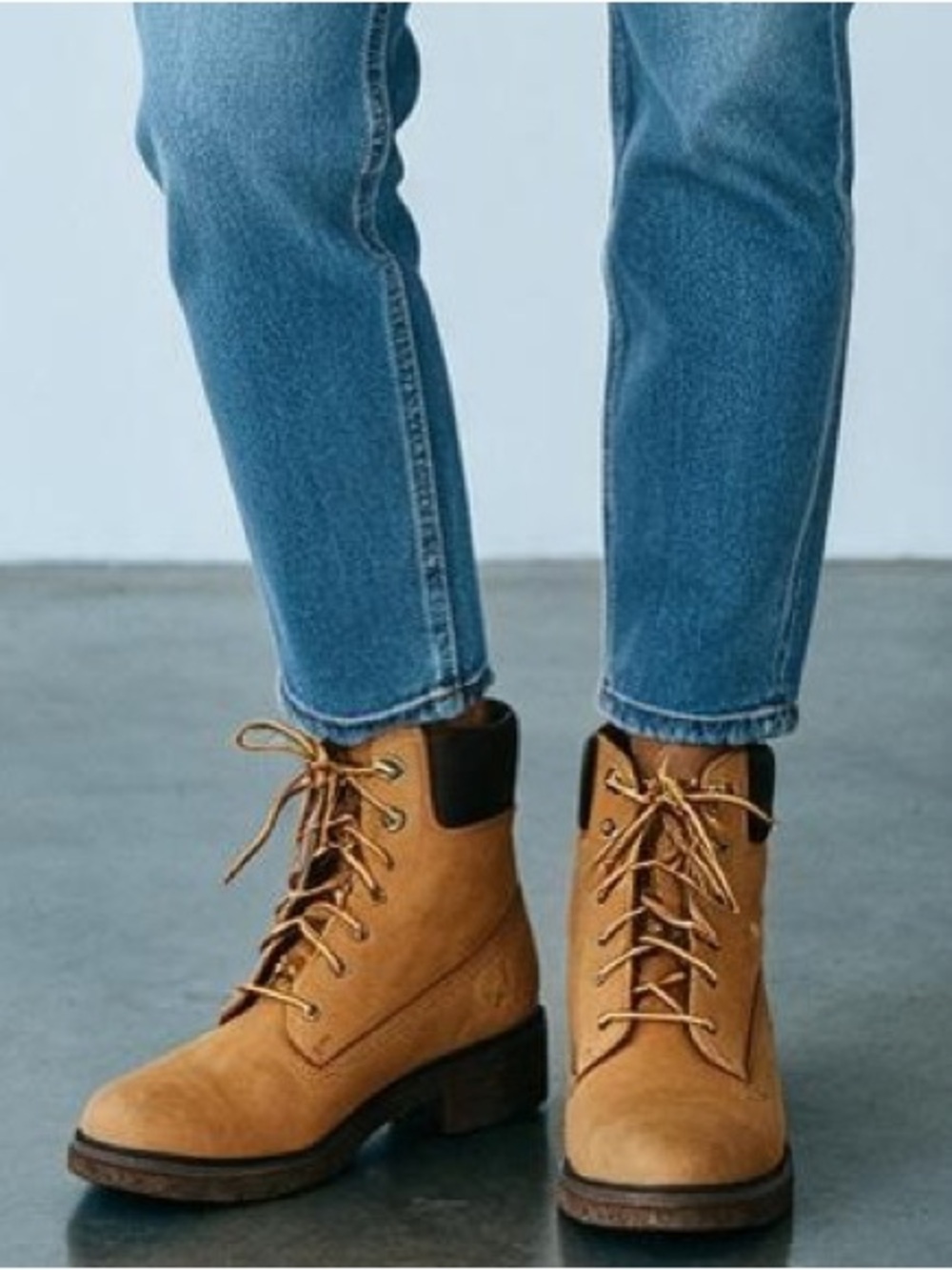 Timberland Brinda 6-Inch Wheat Nubuck Lace-Up Boots Women’s 8.5 A1KLL